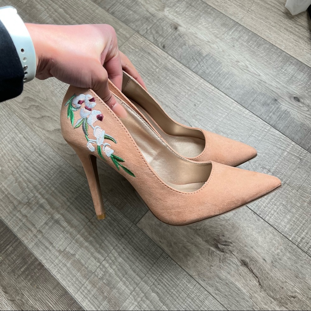 Nude heels - Picture 9 of 10